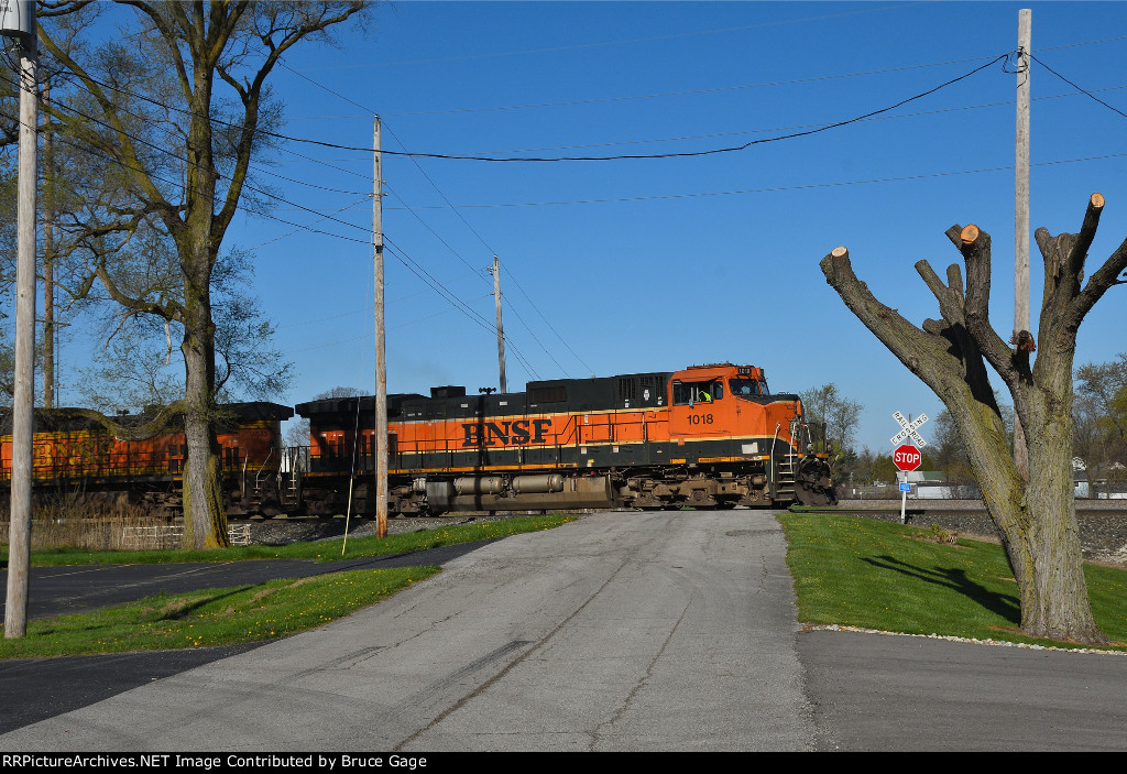 BNSF 1018